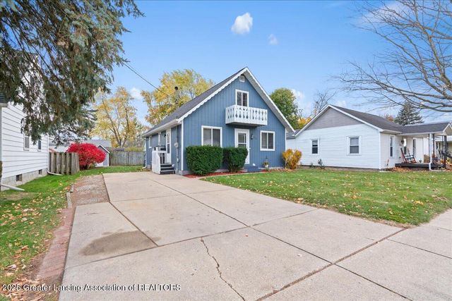 222 Elm Street, Grand Ledge, MI 48837