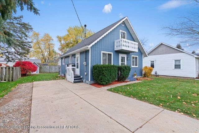 222 Elm Street, Grand Ledge, MI 48837
