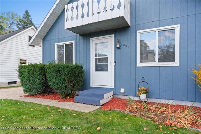 222 Elm Street, Grand Ledge, MI 48837