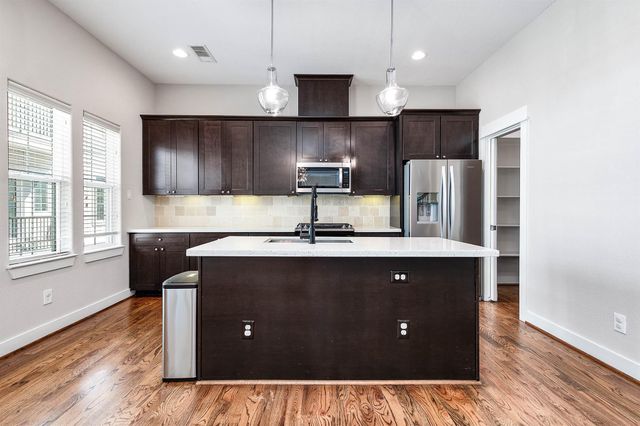 925 W 23rd Street D, Houston, TX 77008