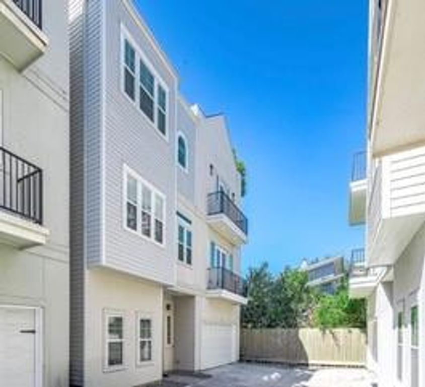 925 W 23rd Street D, Houston, TX 77008