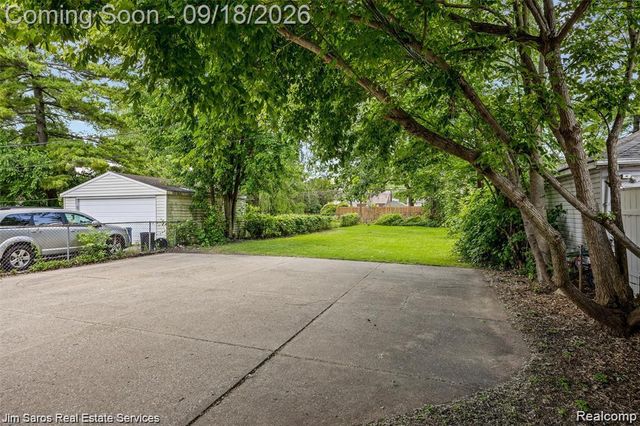 22911 Hayes Unit #1, Eastpointe, MI 48021