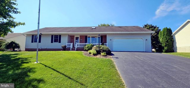 613 RICHFIELD DR, Lebanon, PA 17042