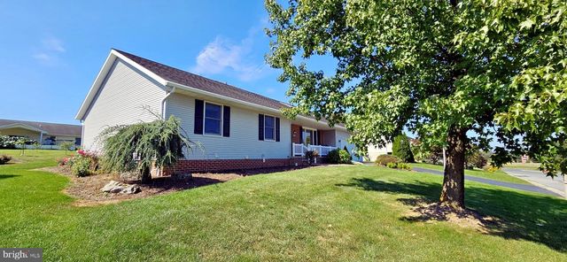613 RICHFIELD DR, Lebanon, PA 17042