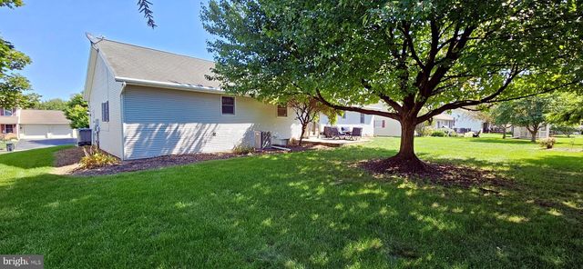 613 RICHFIELD DR, Lebanon, PA 17042