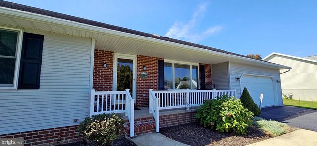 613 RICHFIELD DR, Lebanon, PA 17042