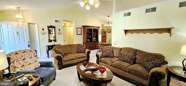 613 RICHFIELD DR, Lebanon, PA 17042