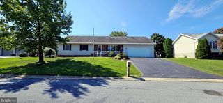 613 RICHFIELD DR, Lebanon, PA 17042