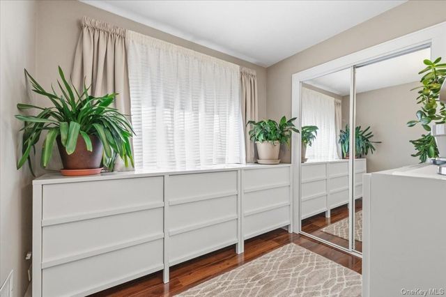 112 Longworth Avenue, Woodmere, NY 11598