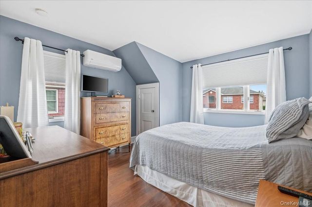 112 Longworth Avenue, Woodmere, NY 11598