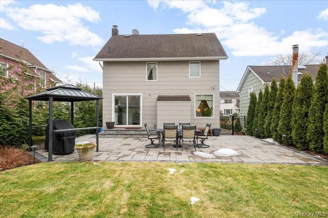 112 Longworth Avenue, Woodmere, NY 11598