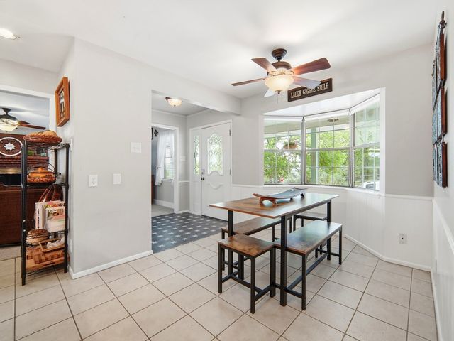 801 Alamo Dr, Kerrville, TX 78028