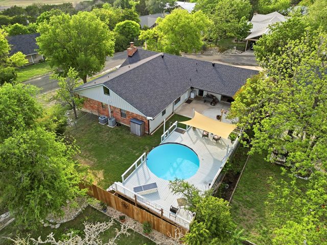 801 Alamo Dr, Kerrville, TX 78028