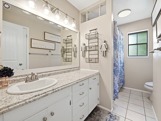 801 Alamo Dr, Kerrville, TX 78028