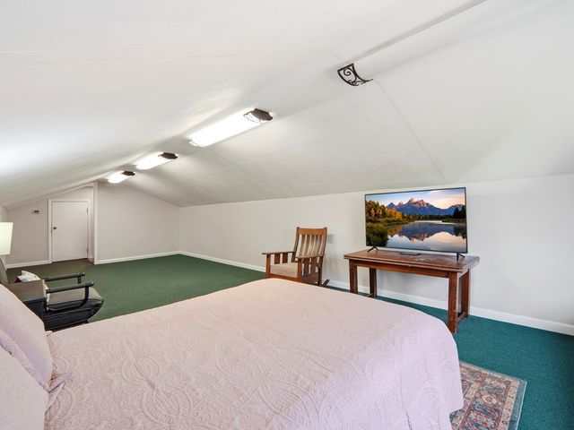 801 Alamo Dr, Kerrville, TX 78028