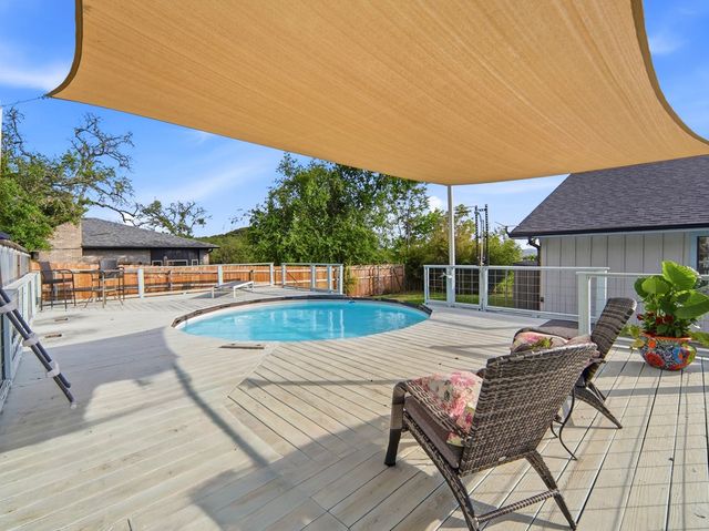 801 Alamo Dr, Kerrville, TX 78028
