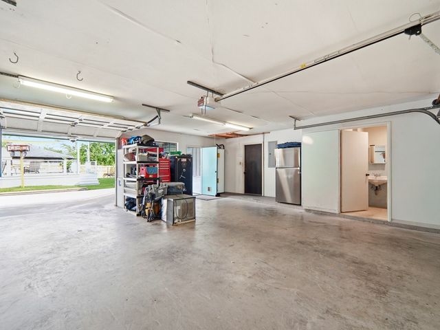 801 Alamo Dr, Kerrville, TX 78028