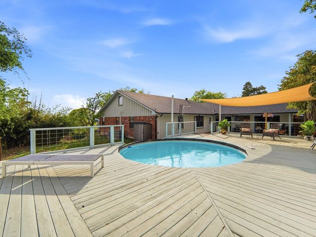 801 Alamo Dr, Kerrville, TX 78028