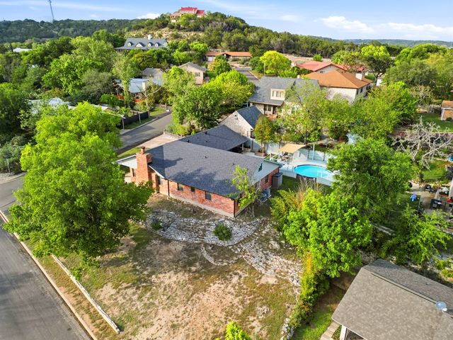801 Alamo Dr, Kerrville, TX 78028