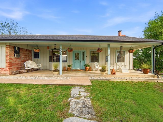 801 Alamo Dr, Kerrville, TX 78028