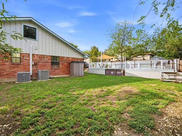 801 Alamo Dr, Kerrville, TX 78028