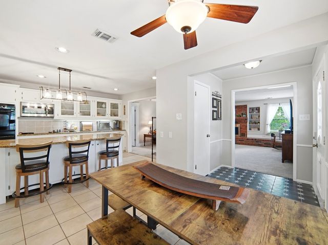 801 Alamo Dr, Kerrville, TX 78028