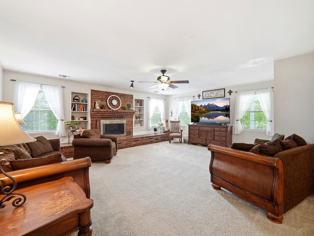 801 Alamo Dr, Kerrville, TX 78028