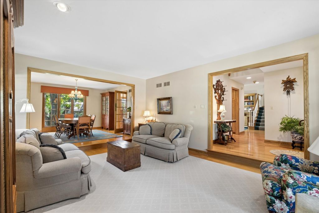 24 Tartan Lakes Court, Westmont, IL 60559 — photo 5