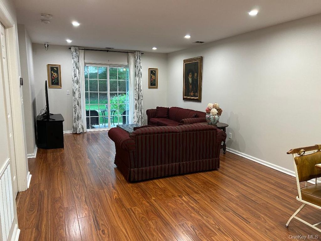 915 Altessa Boulevard, Melville, NY 11747 — photo 4
