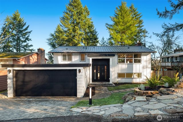 1023 109th Avenue SE, Bellevue, WA 98004
