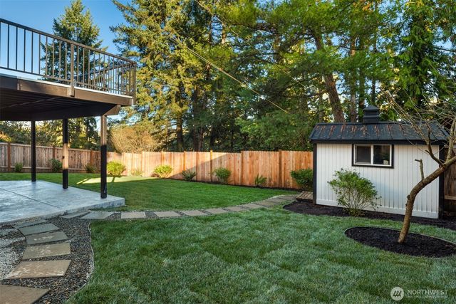1023 109th Avenue SE, Bellevue, WA 98004