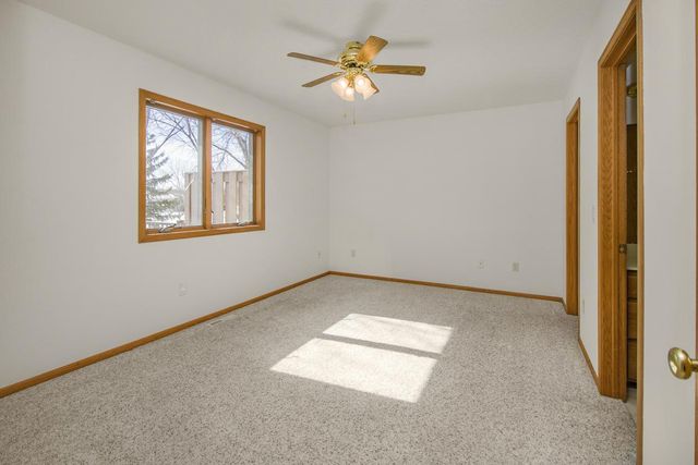 2224 Pinewood Drive, Shakopee, MN 55379