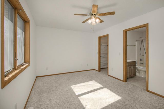 2224 Pinewood Drive, Shakopee, MN 55379