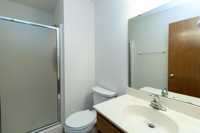 2224 Pinewood Drive, Shakopee, MN 55379