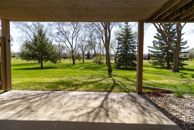 2224 Pinewood Drive, Shakopee, MN 55379