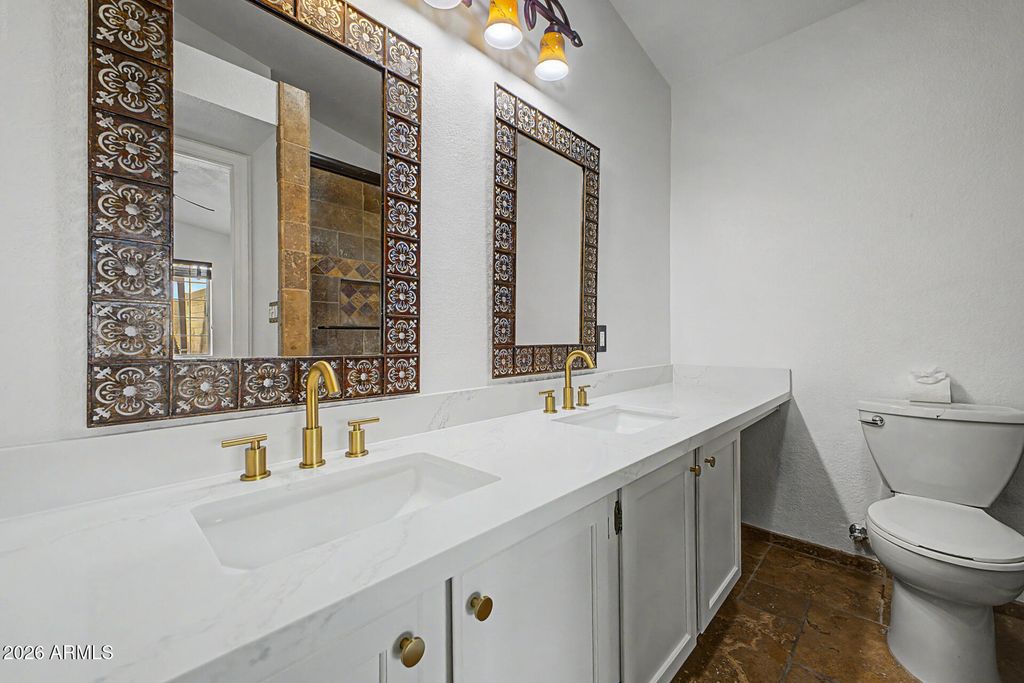 Image 14 of property listing at 9649 S 44TH Street, Phoenix, AZ 85044