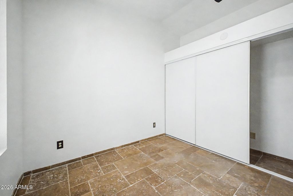 Image 16 of property listing at 9649 S 44TH Street, Phoenix, AZ 85044