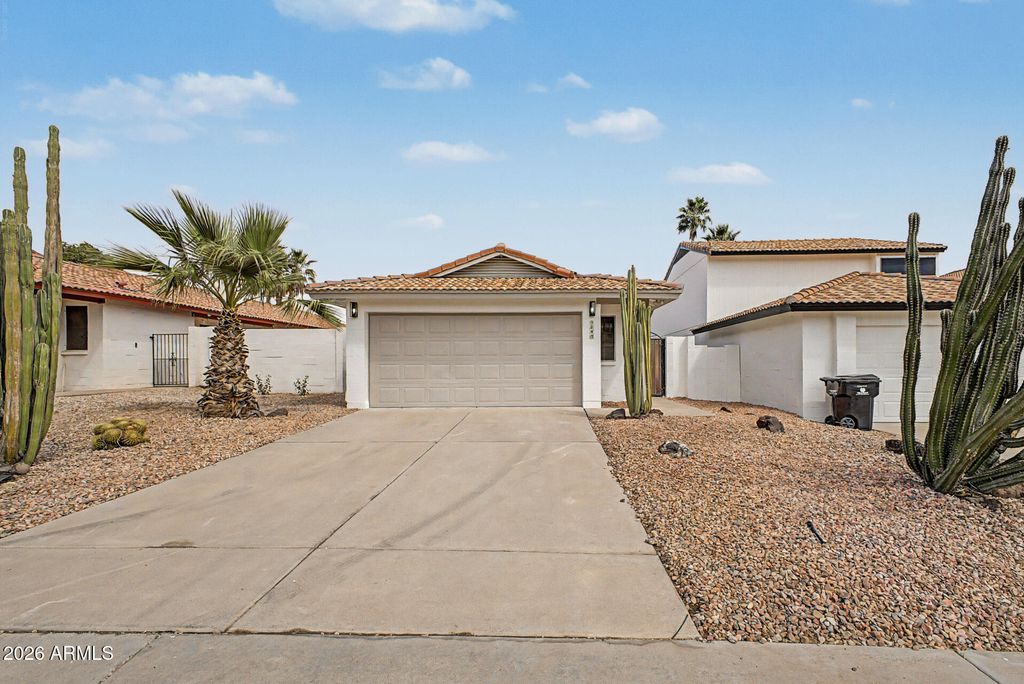 Image 2 of property listing at 9649 S 44TH Street, Phoenix, AZ 85044