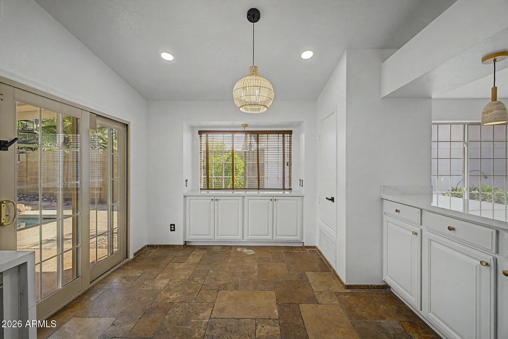 Image 7 of property listing at 9649 S 44TH Street, Phoenix, AZ 85044