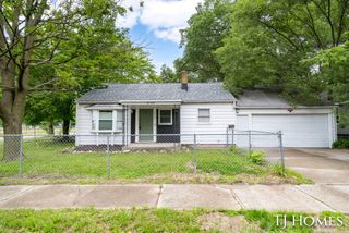 1030 Calvin Avenue, Muskegon City, MI 49442