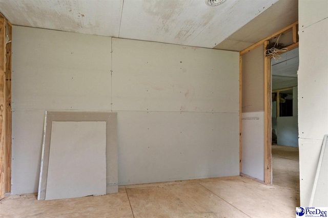 173 Kiwi Rd, Lake City, SC 29560