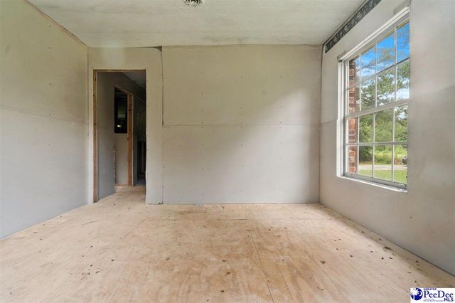 173 Kiwi Rd, Lake City, SC 29560