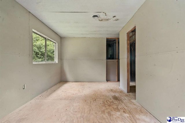 173 Kiwi Rd, Lake City, SC 29560