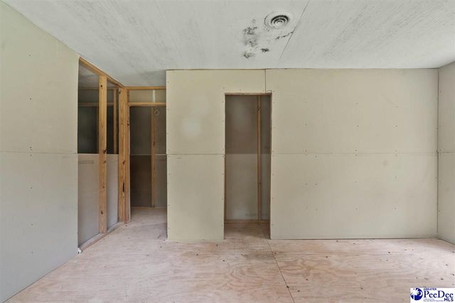 173 Kiwi Rd, Lake City, SC 29560