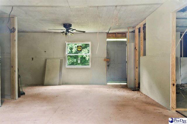 173 Kiwi Rd, Lake City, SC 29560
