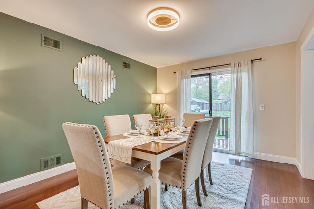 138 Oakmont Court, Edison, NJ 08820