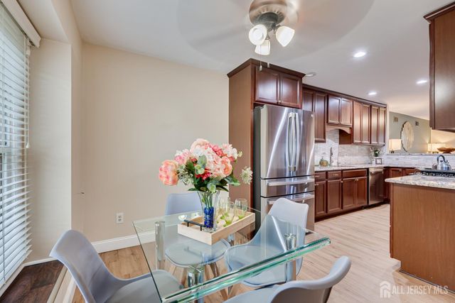 138 Oakmont Court, Edison, NJ 08820