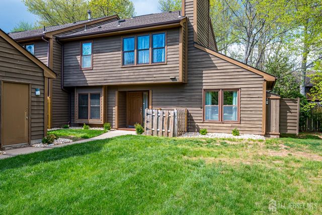 138 Oakmont Court, Edison, NJ 08820