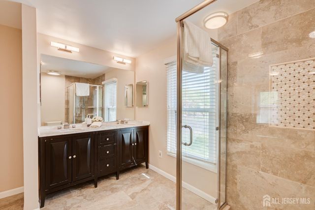 138 Oakmont Court, Edison, NJ 08820