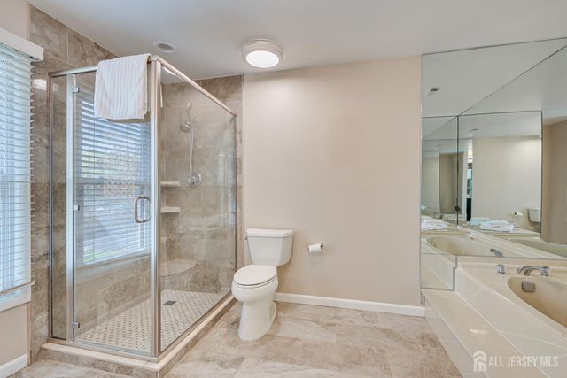 138 Oakmont Court, Edison, NJ 08820